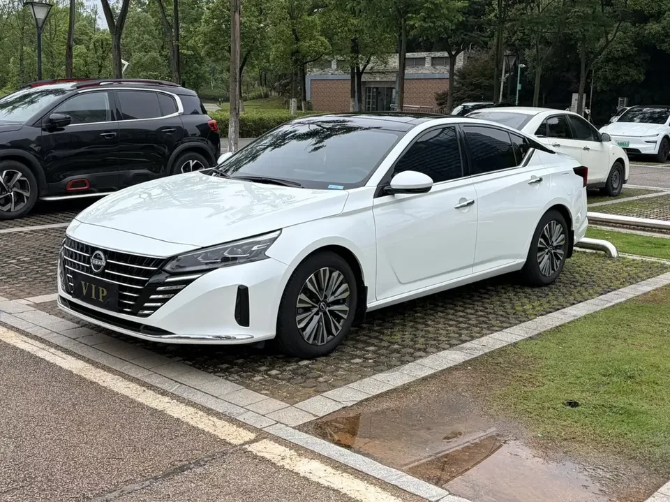 Nissan Altima Sound of nature 2022 2.0L XL-TLS Enjoy Edition 2023 — фото 1, купить с доставкой в Москву