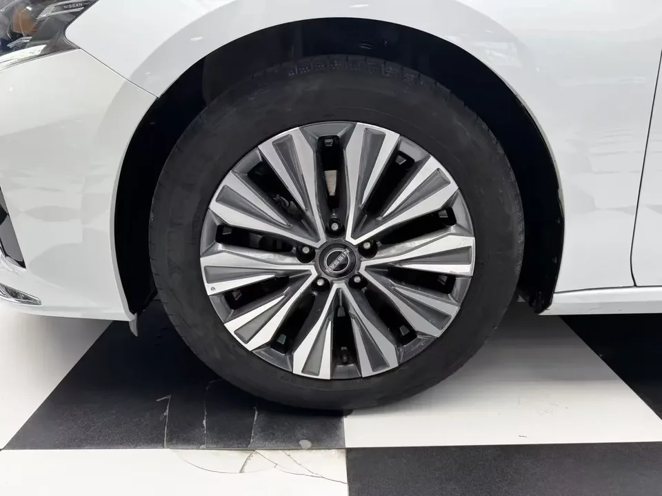 Nissan Altima Sound of nature 2022 2.0L XL-Upr Premium Edition 2022 — thumbnail 3