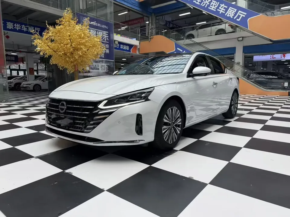 Nissan Altima Sound of nature 2022 2.0L XL-Upr Premium Edition 2022 — photo 1, buy with delivery to Moscow