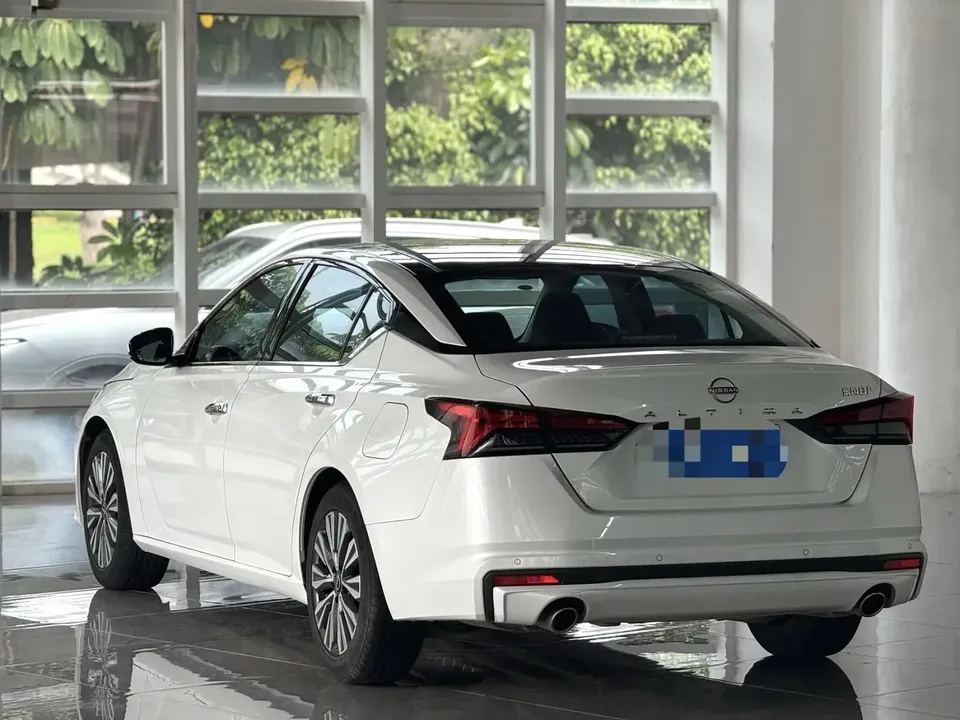 Nissan Altima Sound of nature 2022 2.0L XL-TLS Enjoy Edition 2023 — миниатюра 4