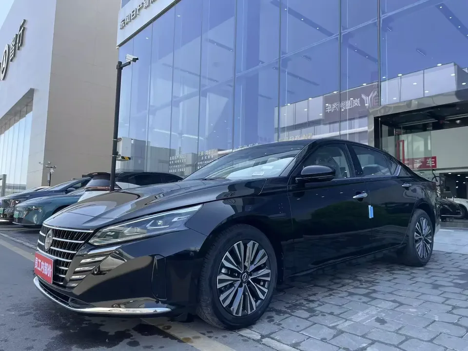 Nissan Altima Sound of nature 2024 2.0L XE True Edition 2024 — фото 1, купить с доставкой в Москву