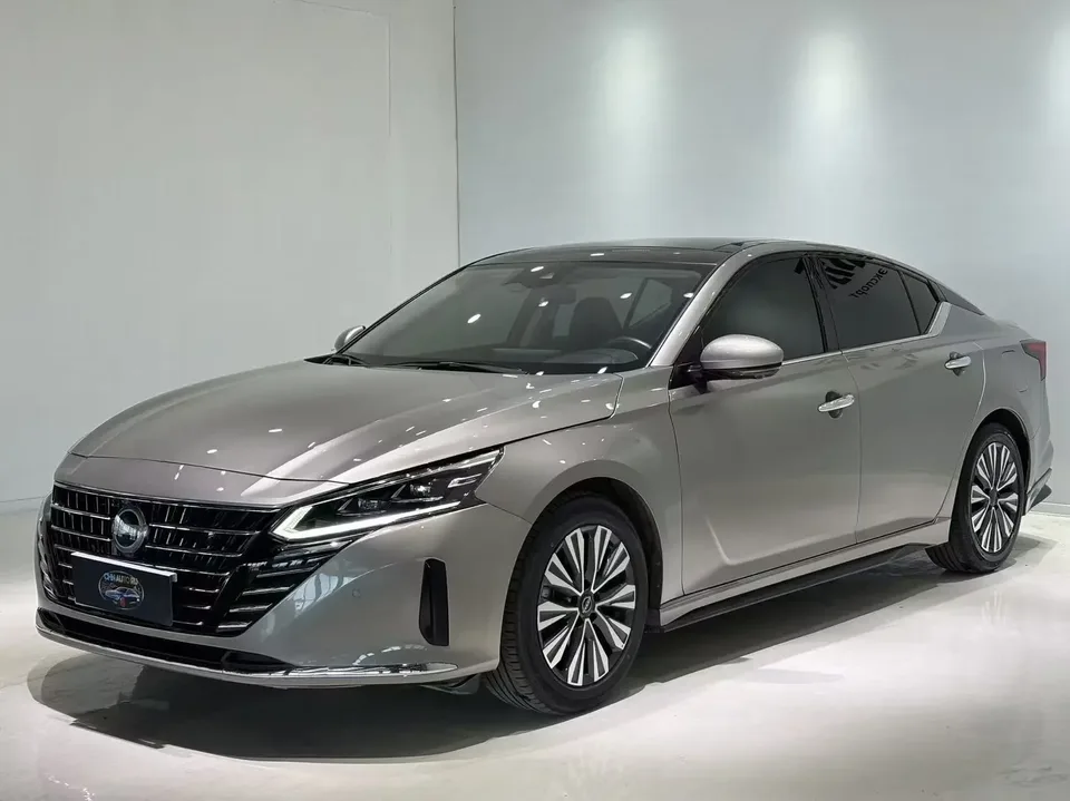 Nissan Altima Sound of nature 2022 2.0L XL-Upr Premium Edition 2022 — photo 1, buy with delivery to Moscow