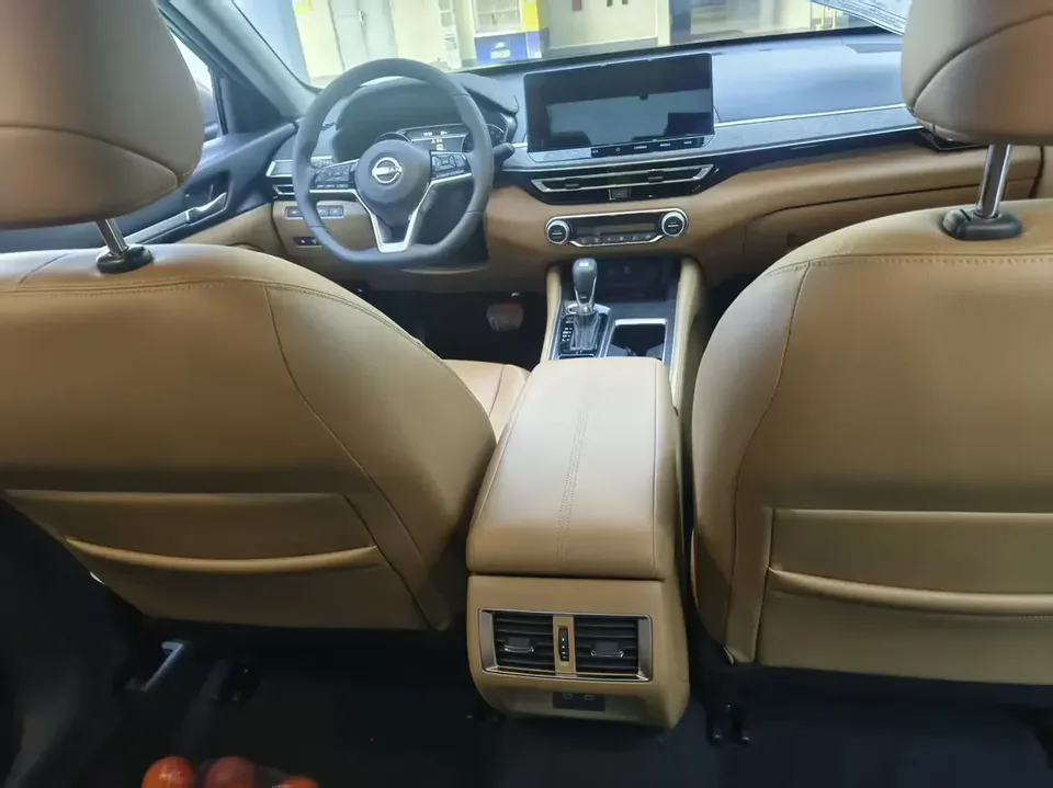 Nissan Altima Sound of nature 2022 2.0L XL-Upr Premium Edition 2023 — thumbnail 4