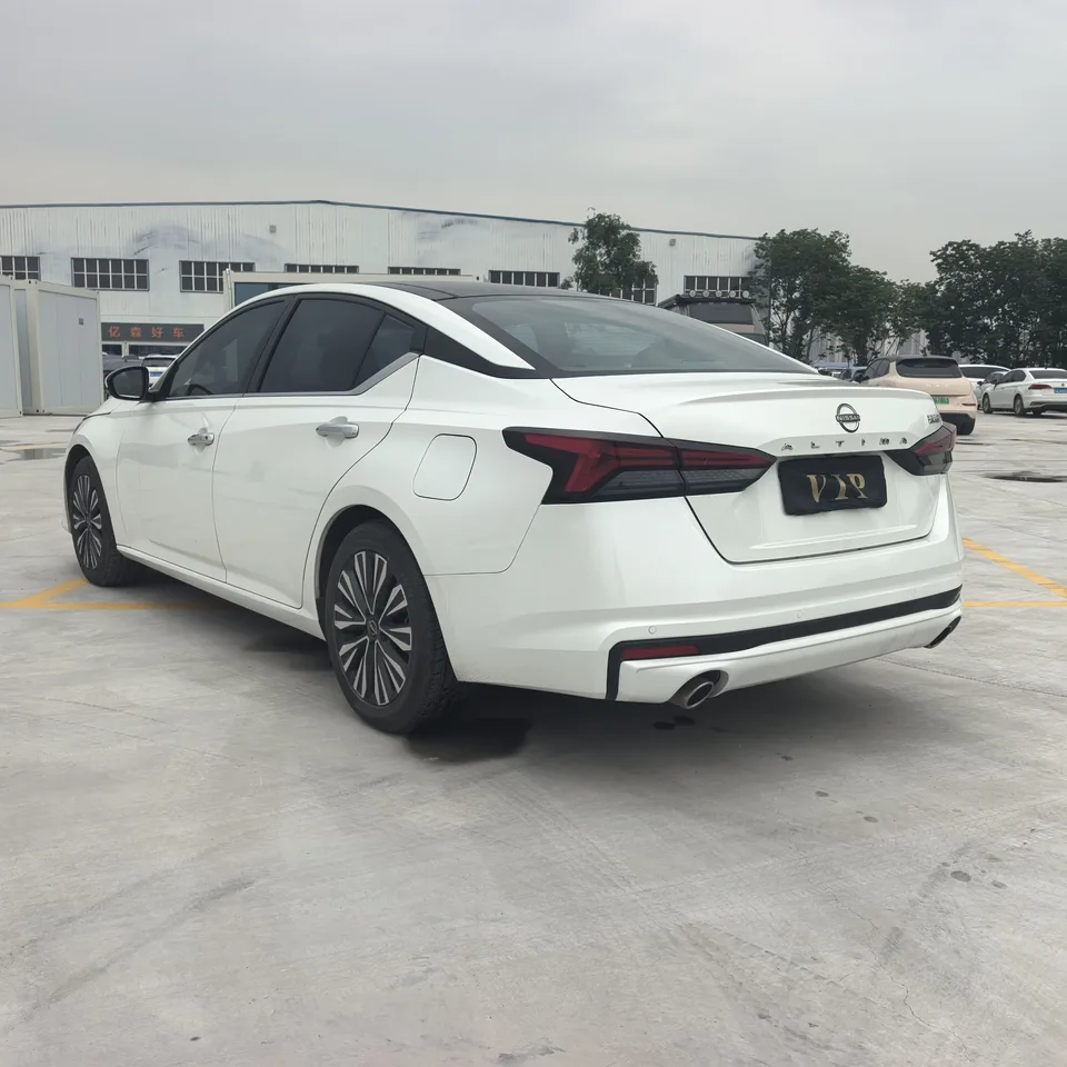 Nissan Altima Sound of nature 2022 2.0L XL-TLS Enjoy Edition 2023 — thumbnail 4