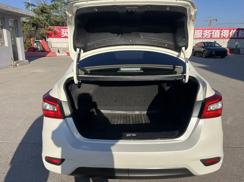 Nissan Sylphy Sylphy 2022 Classic 1.6 XE CVT Comfort Edition 2024 — thumbnail 3