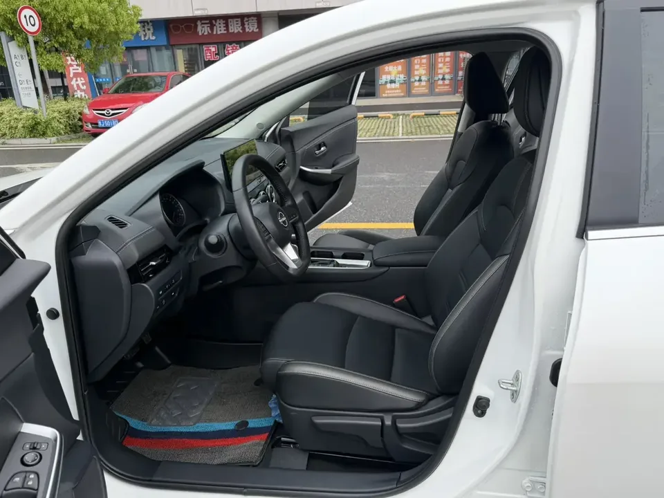 Nissan Sylphy Sylphy 2026 1.6L CVT Enjoy Edition 2025 — thumbnail 3