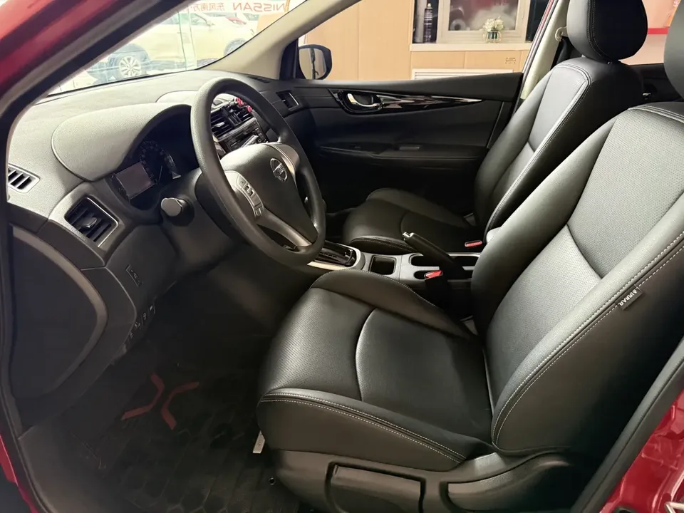 Nissan Tiida Tiida 2024 1.6L CVT Cool Edition 2025 — thumbnail 5