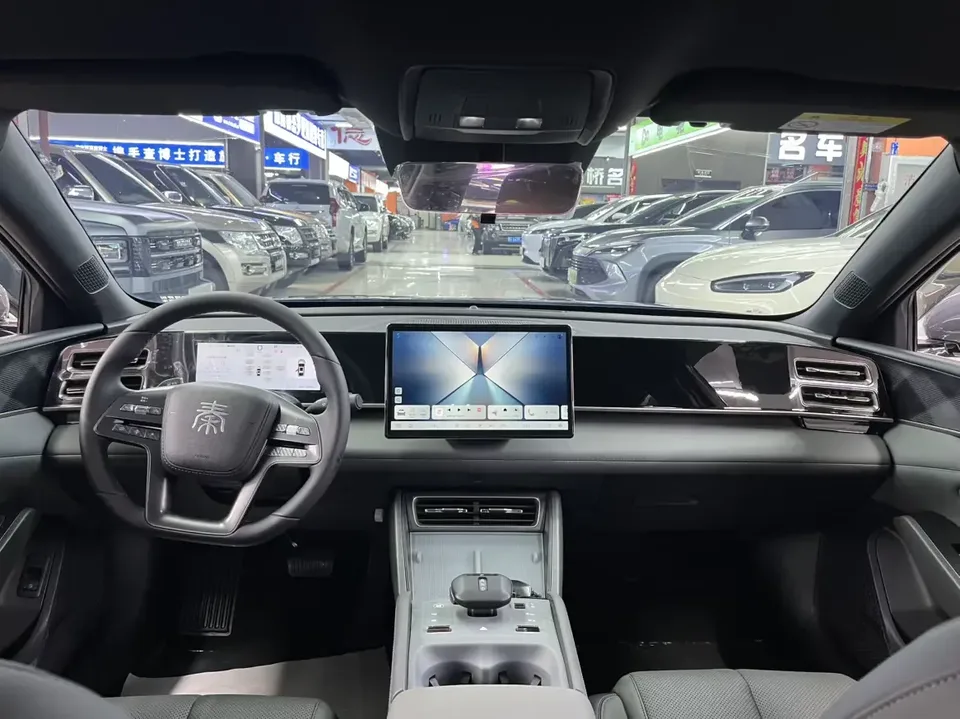 BYD Qin L DM Qin L DM 2025 Intelligent Driving Edition DM-i 80KM Leading Edition 2025 — thumbnail 3