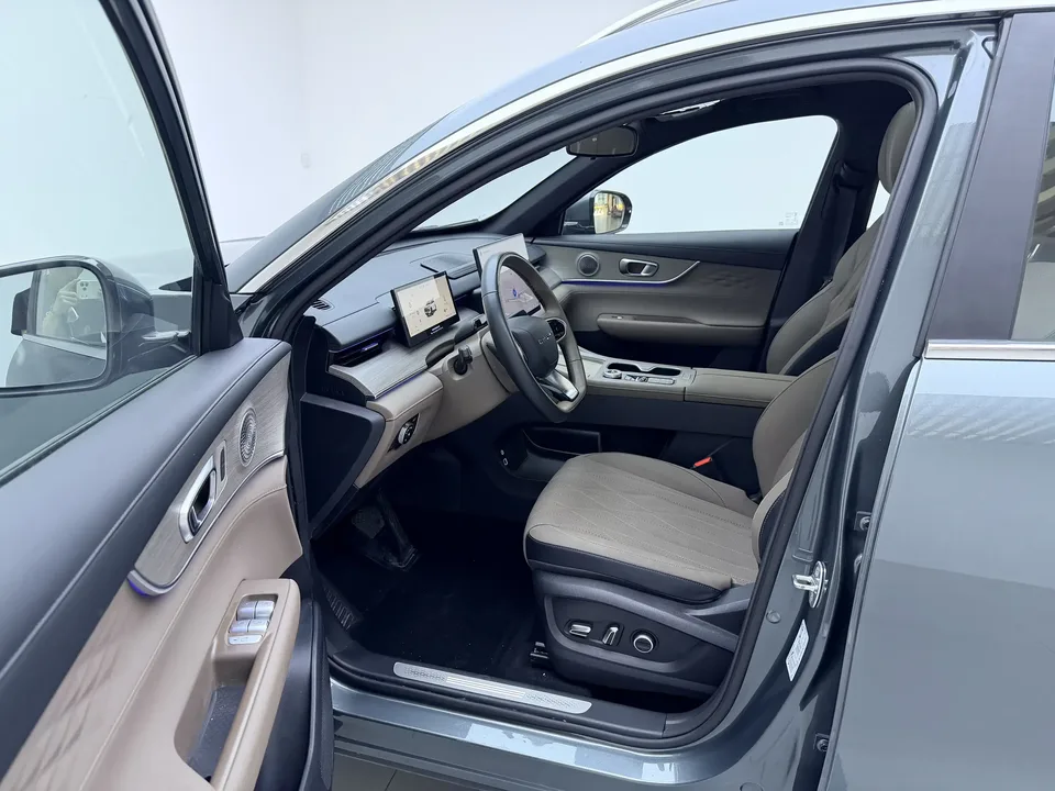 Chery Tiggo 8 PLUS Tiggo 8 PLUS 2025 Kunpeng 290TGDI DCT Premium 2024 — миниатюра 5