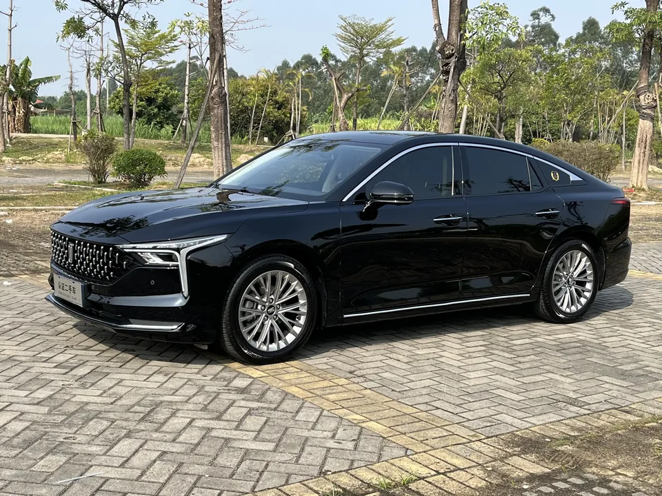 FAW Bestune B70 Pentium B70 2023 The third generation 1.5T automatic enjoyment model 2024 — photo 1, buy with delivery to Moscow