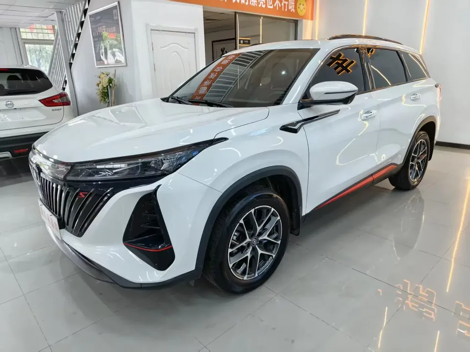 Changan CS75PLUS Changan CS75 PLUS 2022 Second generation 1.5T automatic premium model 2023 — photo 1, buy with delivery to Moscow