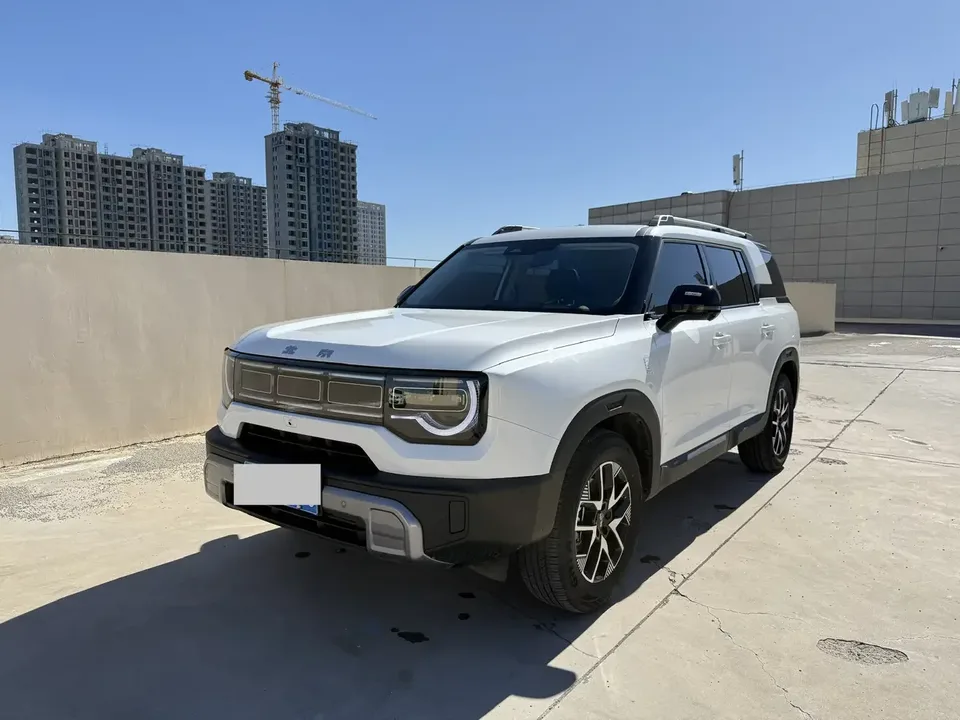 BAIC Beijing Off-road BJ30 Beijing Off-road BJ30 2024 1.5T DHT Magic Core Electric Drive Standard Edition 2025 — фото 1, купить с доставкой в Москву