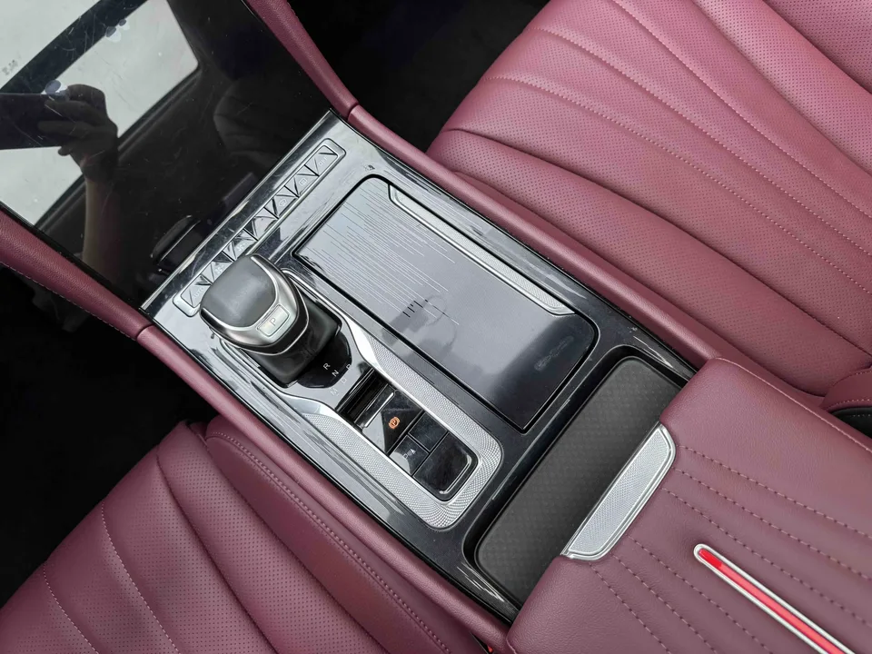 Hongqi H5 Hongqi H5 2024 1.5T DCT Zhilian Qiyun Edition 2024 — thumbnail 4