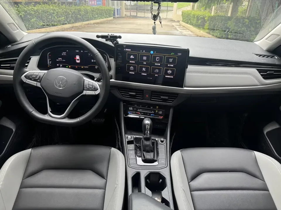 Volkswagen Bora Bora 2024 300TSI DSG Premium Edition 2024 — thumbnail 5