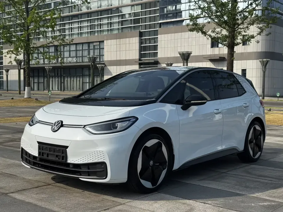 Volkswagen ID.3 Volkswagen ID.3 2021 PRO 2022 — photo 1, buy with delivery to Moscow