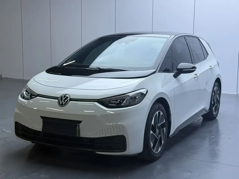 Volkswagen ID.3 Volkswagen ID.3 2024 Outstanding Edition 2024 — photo 1, buy with delivery to Moscow