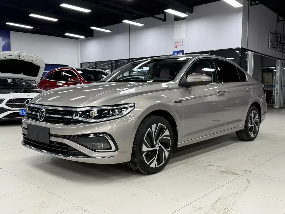 Volkswagen Bora Bora 2023 280TSI DSG Premium Edition 2023 — photo 1, buy with delivery to Moscow