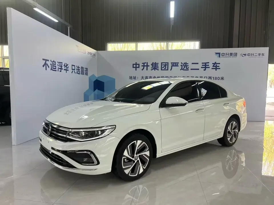 Volkswagen Bora Bora 2023 200TSI DSG Joy Travel PRO Edition 2023 — photo 1, buy with delivery to Moscow