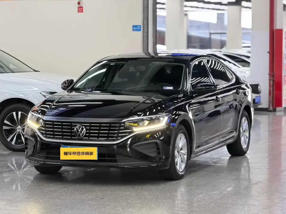Volkswagen Passat Passat 2022 280TSI Business Edition 2022 — photo 1, buy with delivery to Moscow