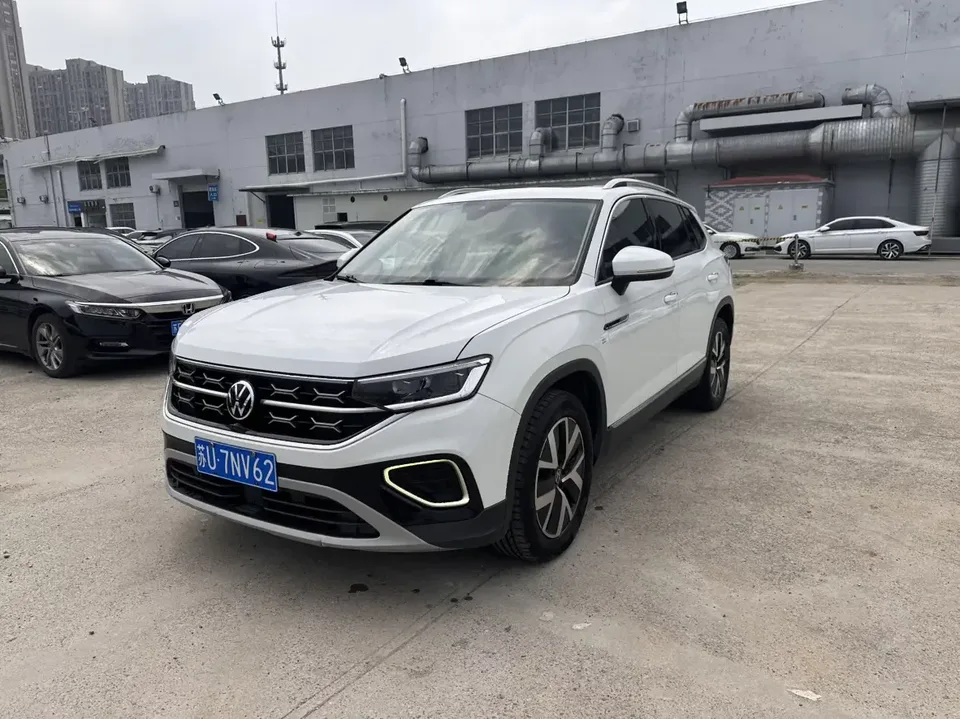 Volkswagen Tayron Tanyue 2023 300TSI 2WD Luxury Plus Advanced Edition 2024 — photo 1, buy with delivery to Moscow