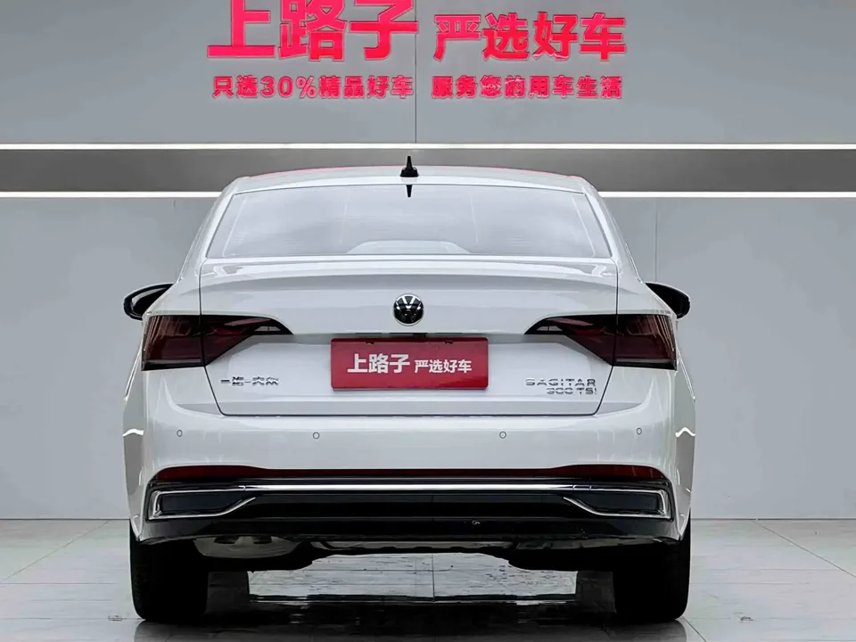 Volkswagen Sagitar Sagitar 2023 300TSI DSG Beyond Edition 2024 — thumbnail 2