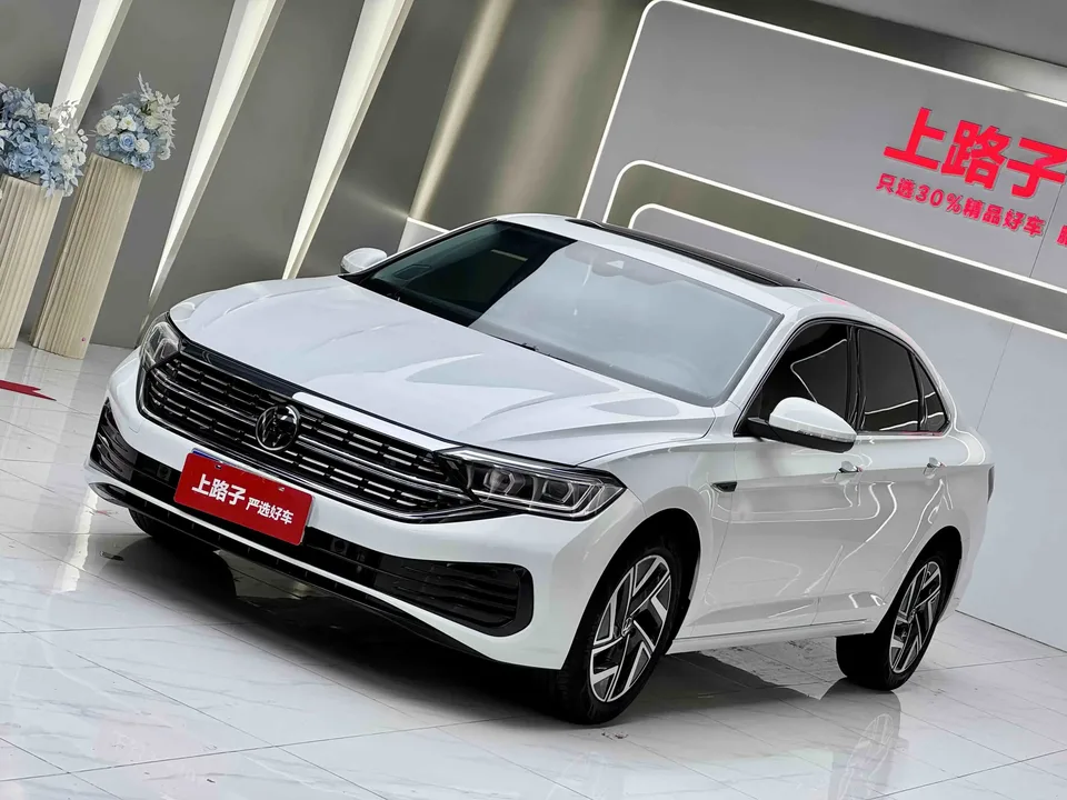 Volkswagen Sagitar Sagitar 2023 300TSI DSG Beyond Edition 2024 — photo 1, buy with delivery to Moscow