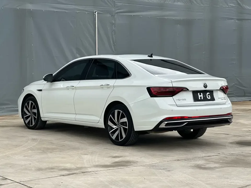 Volkswagen Sagitar Sagitar 2023 300TSI DSG Excellence Edition 2024 — thumbnail 2