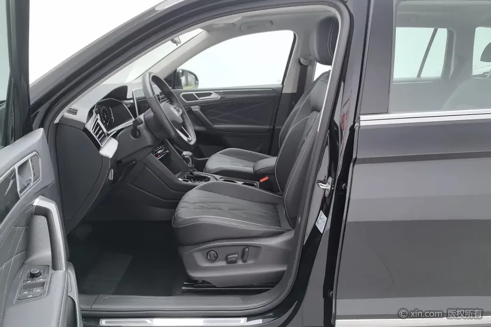 Volkswagen Tiguan L Tiguan L 2024 300TSI 2WD Smart Edition 2024 — thumbnail 5