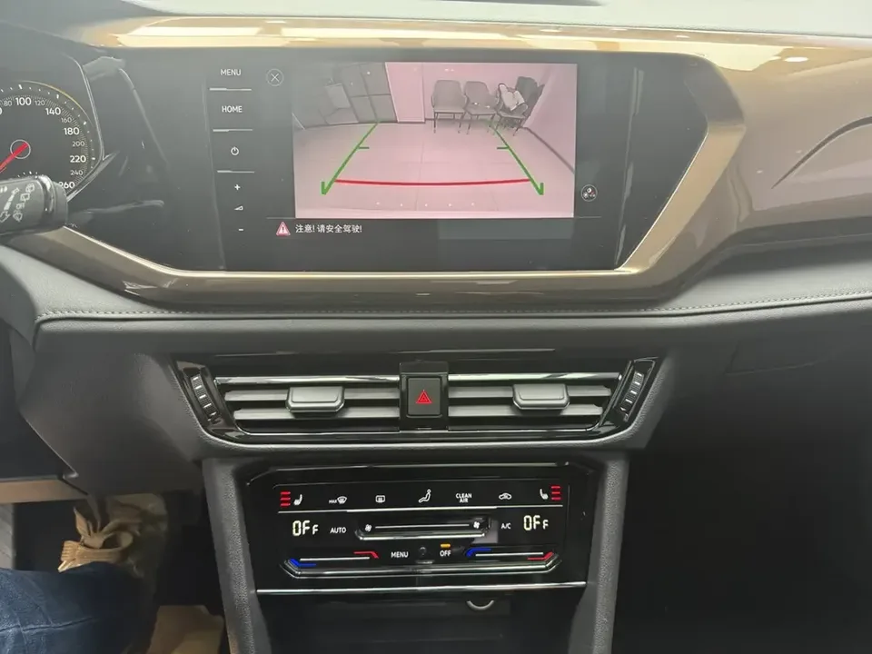 Volkswagen Tharu tuyue 2021 280TSI 2WD Deluxe Edition 2022 — thumbnail 4
