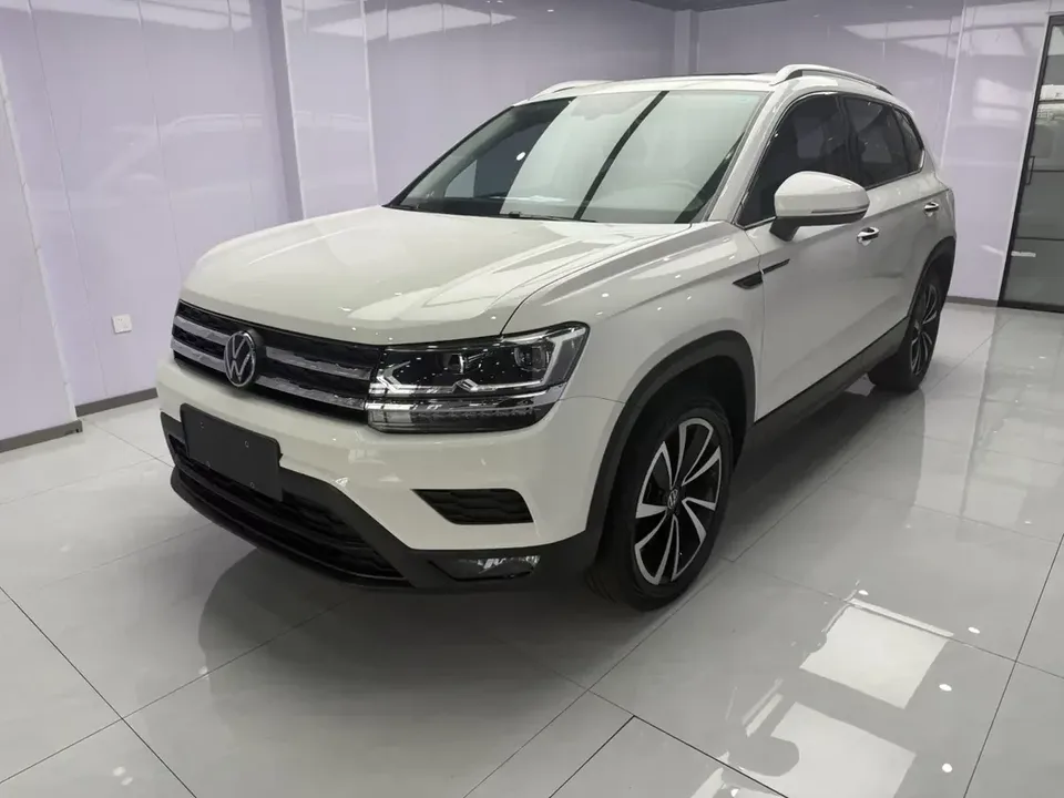 Volkswagen Tharu tuyue 2021 280TSI 2WD Deluxe Edition 2022 — photo 1, buy with delivery to Moscow