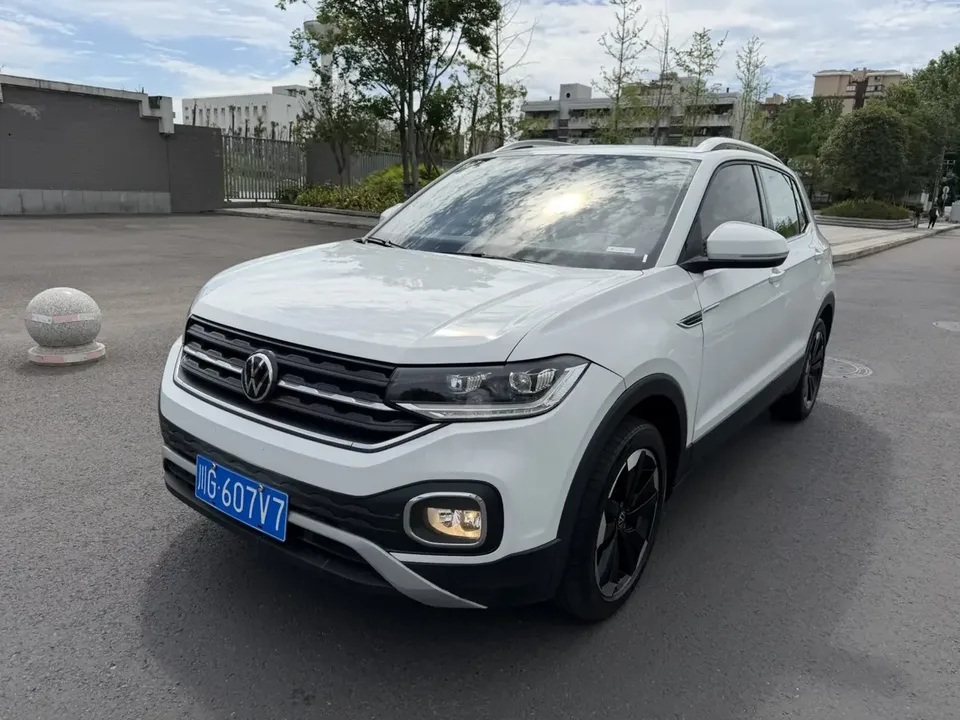 Volkswagen Explore the shadows Explore the shadows 2023 200TSI DSG Joy Smart Edition 2024 — photo 1, buy with delivery to Moscow