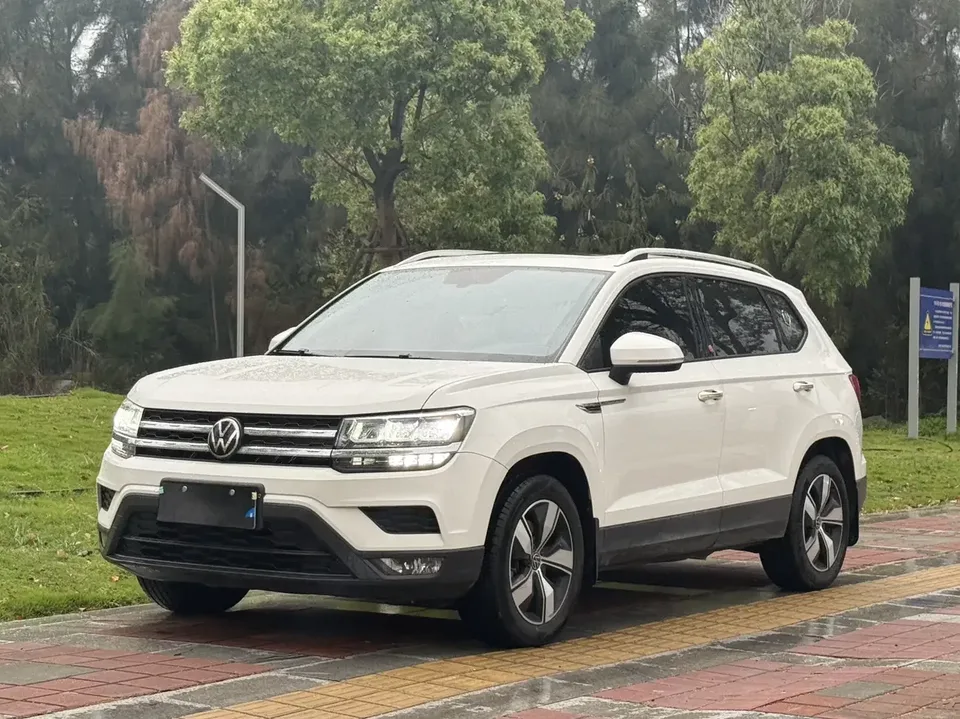 Volkswagen Tharu tuyue 2022 280TSI 2WD Comfort Edition 2023 — photo 1, buy with delivery to Moscow