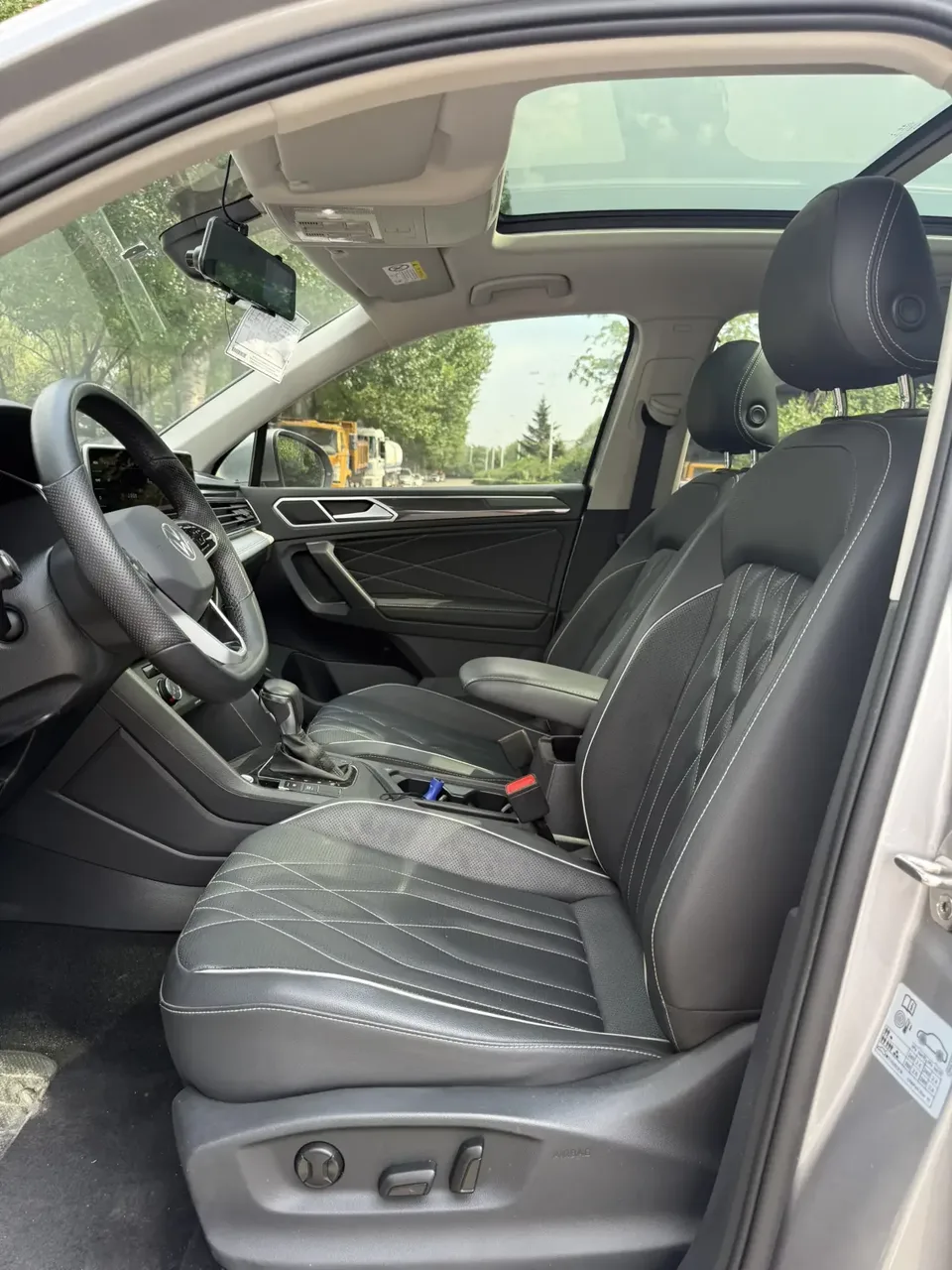 Volkswagen Tiguan L Tiguan L 2023 280TSI Limited Edition 2022 — thumbnail 3