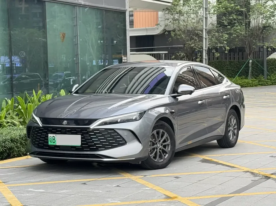 BYD Qin L DM Qin L DM 2025 Intelligent Driving Edition DM-i 80KM Leading Edition 2025 — photo 1, buy with delivery to Moscow