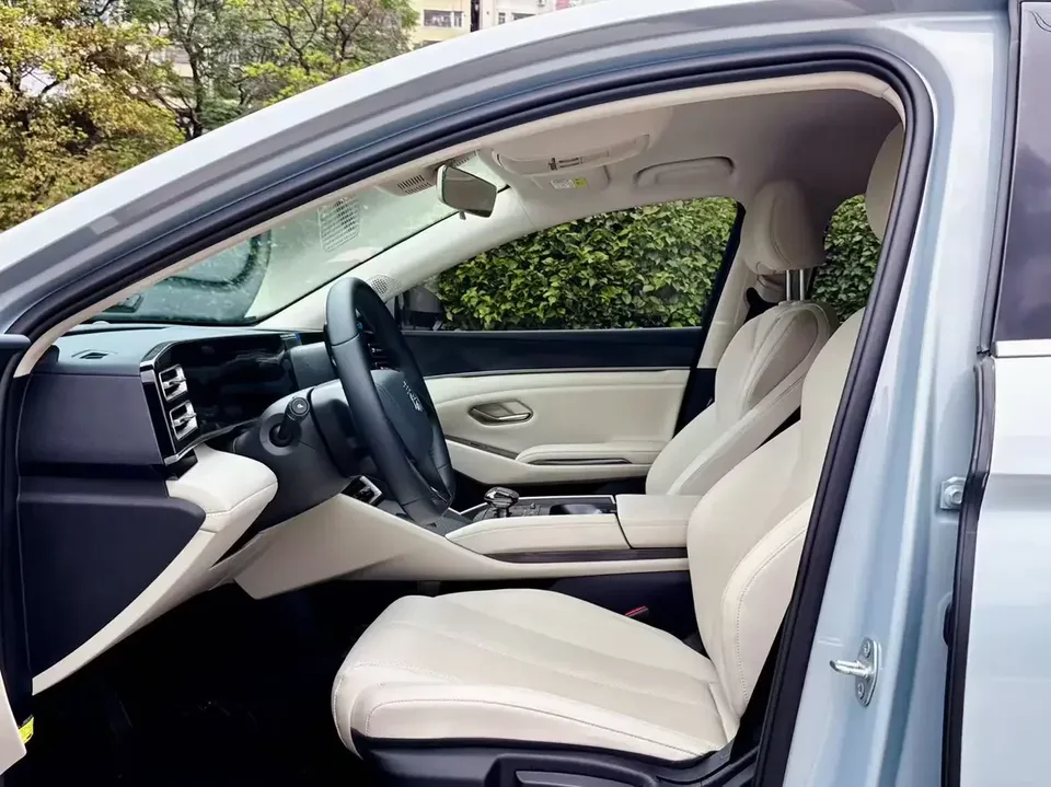 BYD Qin L DM Qin L DM 2024 DM-i 80KM Leading Type 2025 — thumbnail 5