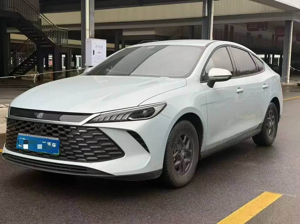 BYD Qin PLUS DM Qin PLUS DM 2025 DM-i 55KM Intelligent Driving Edition Leading Edition 2025 — photo 1, buy with delivery to Moscow
