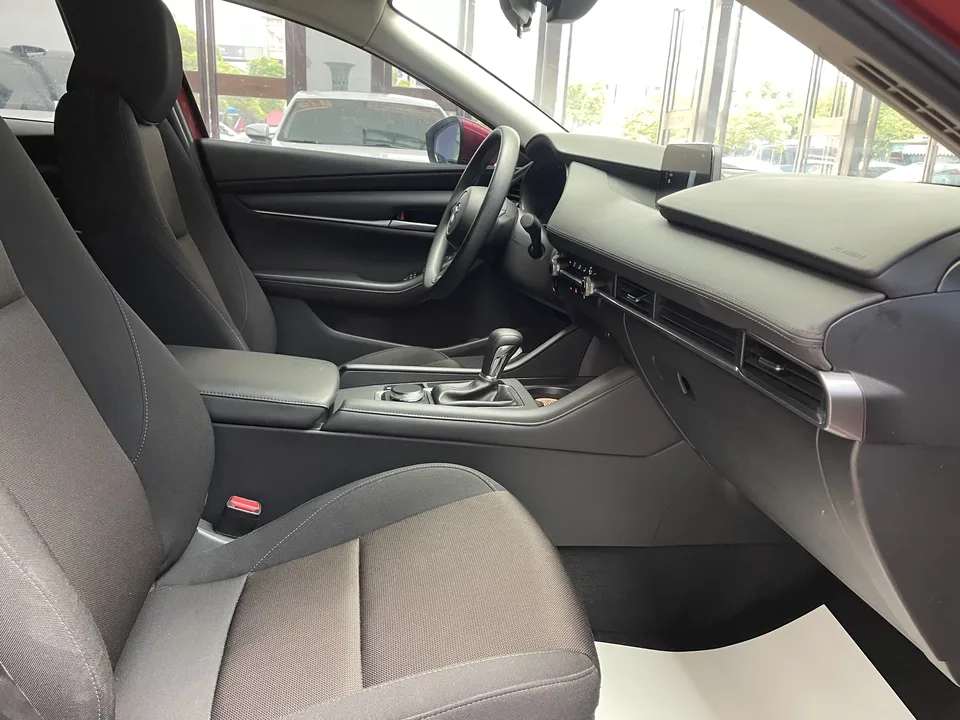 Mazda Axela Mazda3 Angkesela 2023 2.0L Automatic Quality Edition 2023 — thumbnail 5