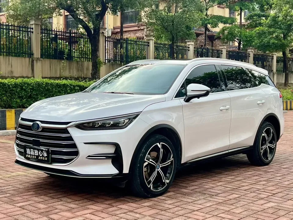 BYD Tang DM Tang DM 2023 DM-i Champion Edition 112KM Premium 2023 — photo 1, buy with delivery to Moscow