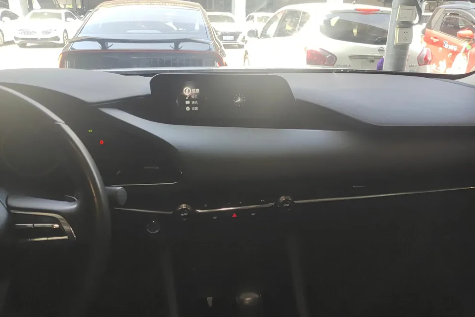 Mazda Axela Mazda3 Angkesela 2023 2.0L Automatic Elegant Edition 2024 — миниатюра 4
