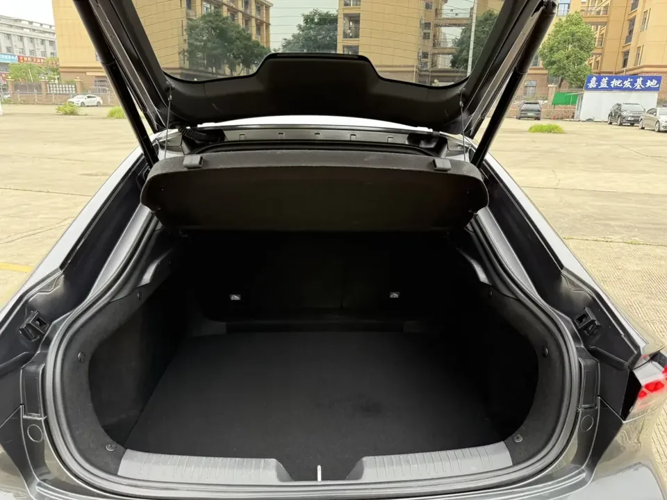 Changan UNI-V Changan UNI-V 2024 1.5T Premium 2024 — thumbnail 4