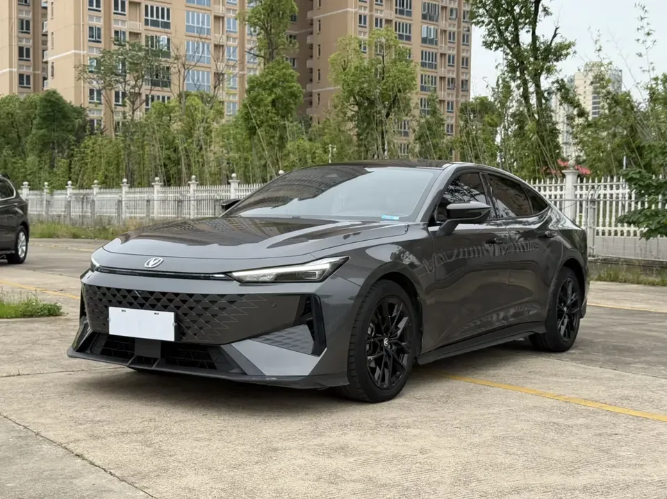Changan UNI-V Changan UNI-V 2024 1.5T Premium 2024 — photo 1, buy with delivery to Moscow