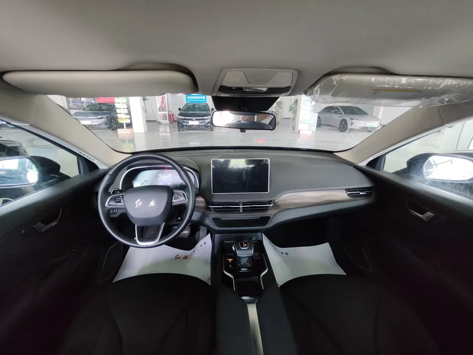Hongqi E-QM5 Hongqi E-QM5 2023 Modified basic travel version 2024 — thumbnail 2
