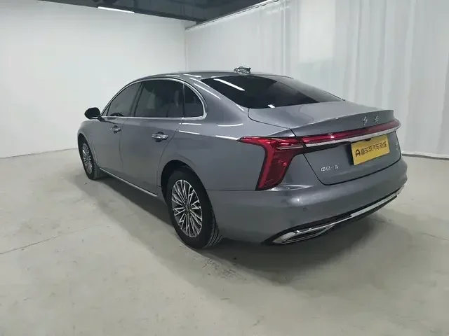 Hongqi H5 Hongqi H5 2023 2.0T Automatic Intelligent Connection Flagship Edition 2024 — thumbnail 2