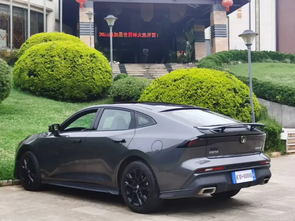 Changan UNI-V Changan UNI-V 2024 1.5T Premium 2025 — thumbnail 2