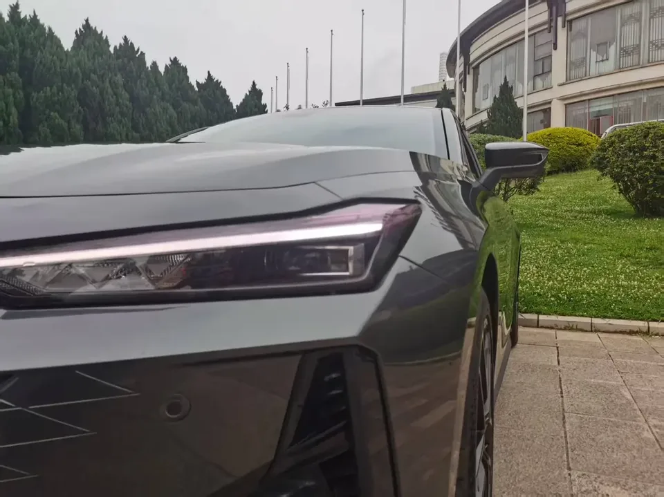 Changan UNI-V Changan UNI-V 2024 1.5T Premium 2025 — thumbnail 3