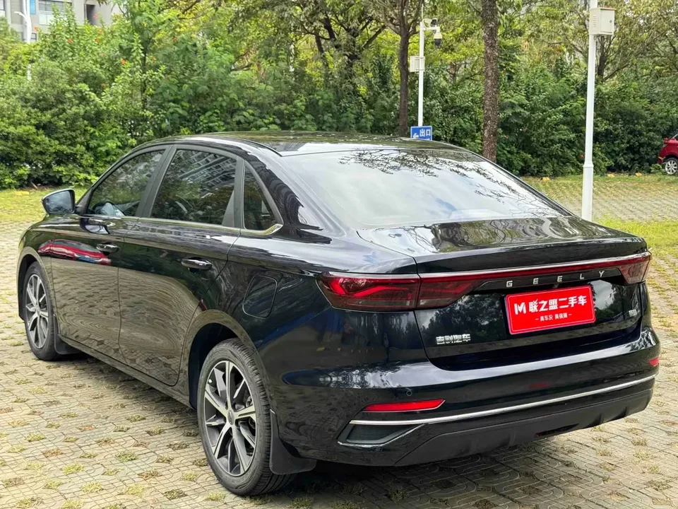Geely Emgrand emgrand 2022 4th generation 1.5L CVT flagship model 2022 — thumbnail 2