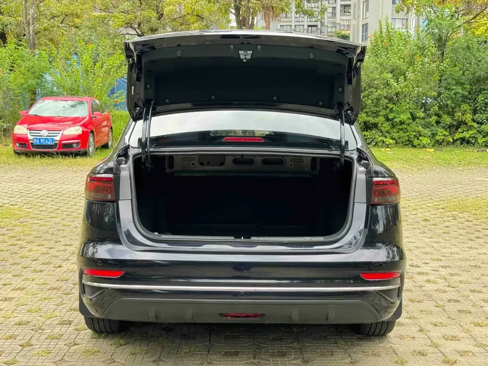 Geely Emgrand emgrand 2022 4th generation 1.5L CVT flagship model 2022 — thumbnail 4