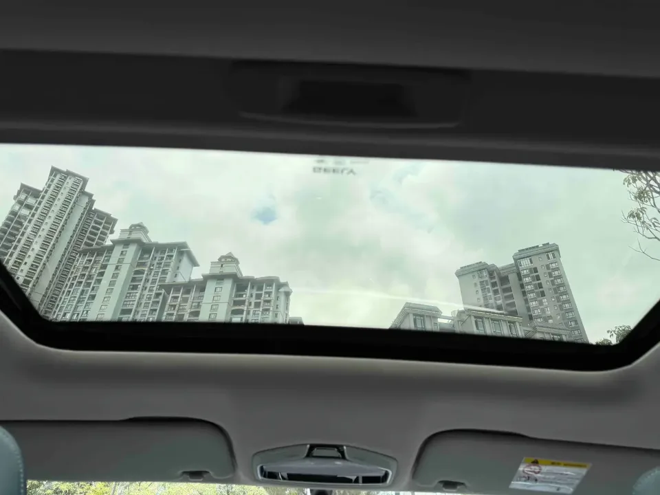 Geely Emgrand emgrand 2022 4th generation 1.5L CVT flagship model 2022 — thumbnail 5