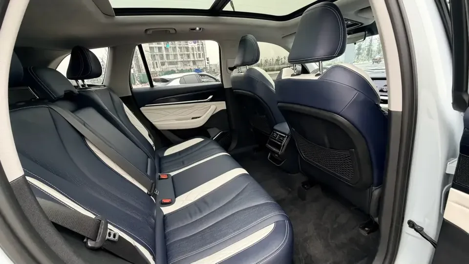 Geely Monjaro Xingyue L 2022 1.5T Thor HiF Hybrid Edition Super Fast 2022 — thumbnail 3