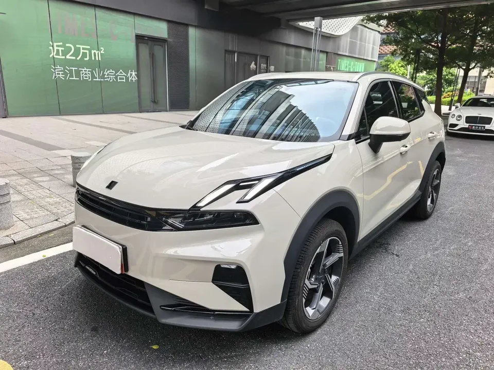 Lynk & Co 06 Lynk & Co 06 2025 Renew 1.5T Pro 2025 — photo 1, buy with delivery to Moscow